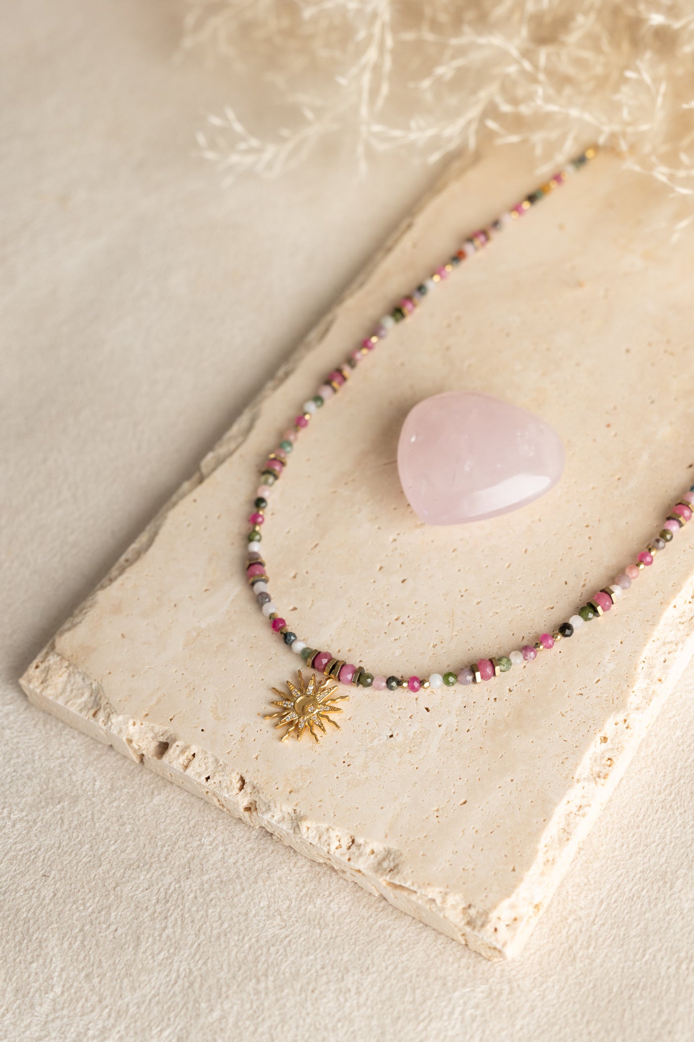 Collier Sloane en pierre de Tourmaline rose et soleil