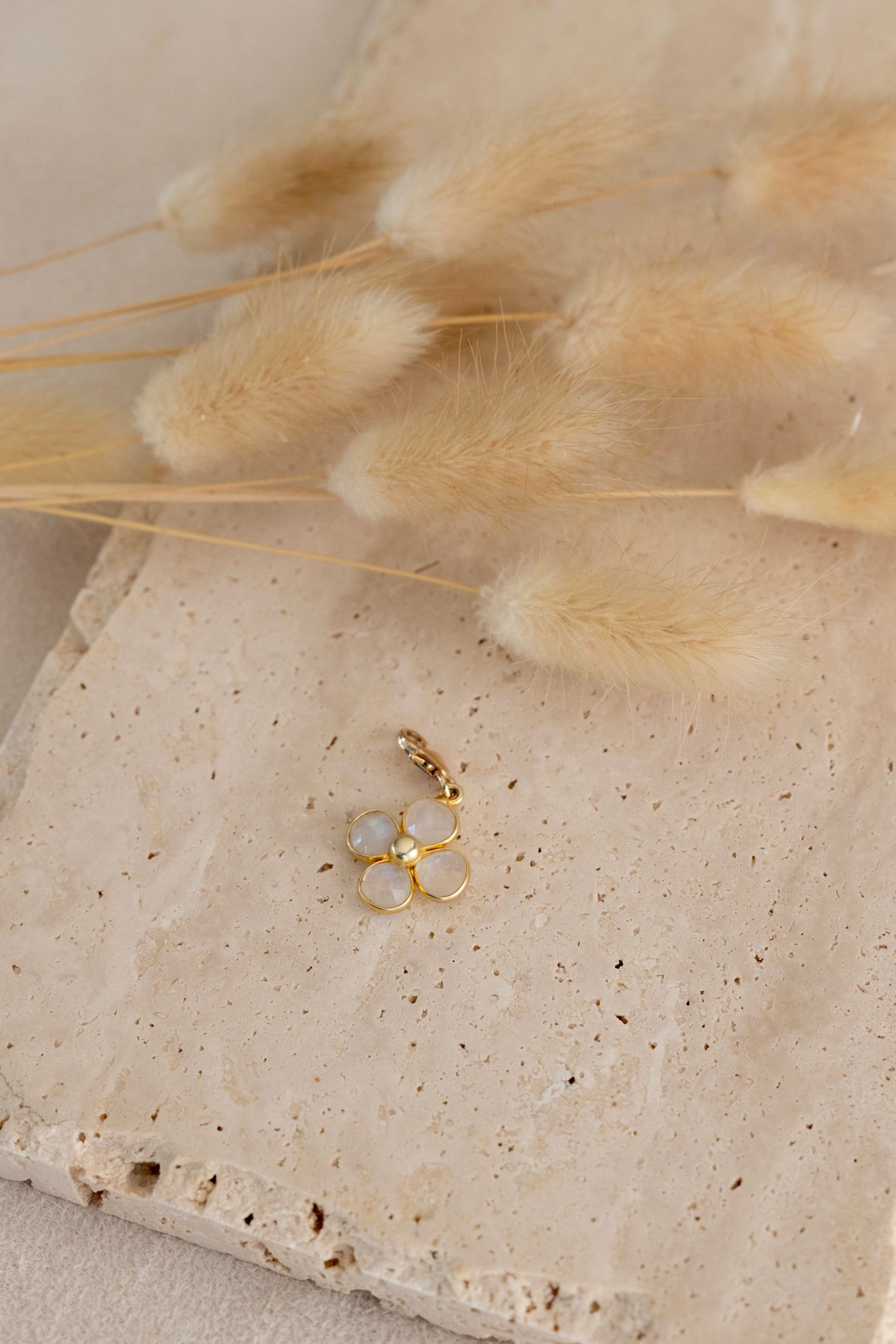 Pendentif charm pierre de lune
