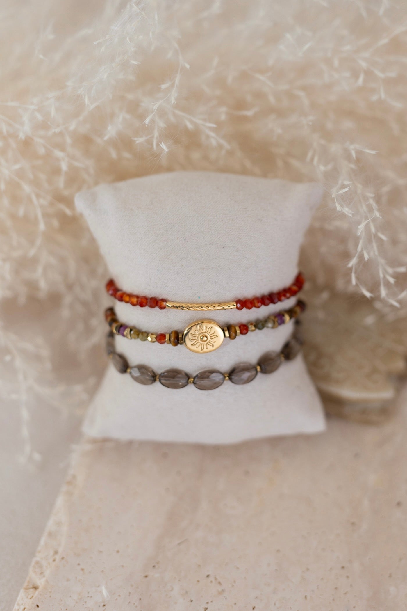 Bracelet en pierre de rubis cornaline, oeil du tigre et péridot