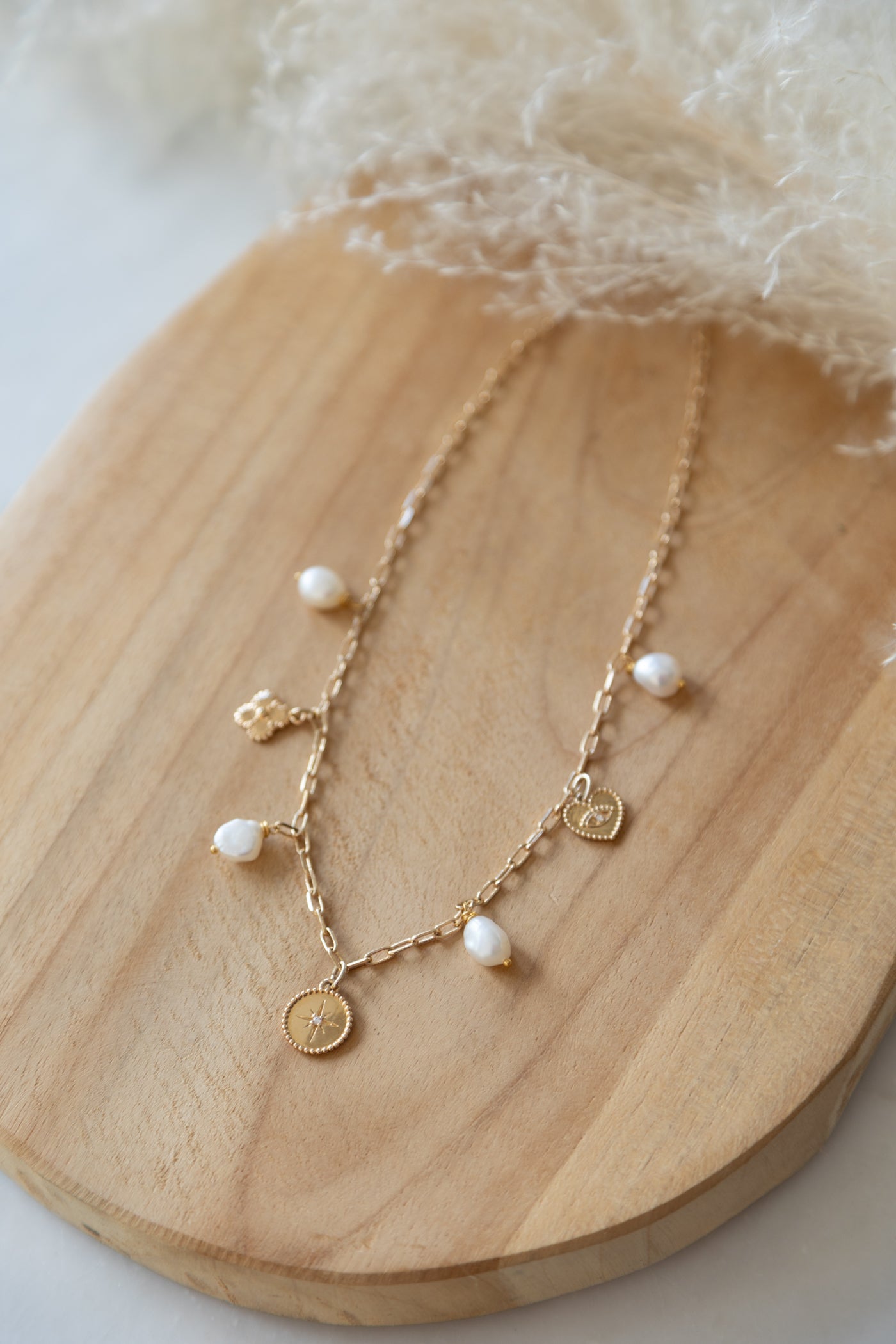 Collier Camila plaqué or 14 , 3 microns et perles d'eau douce