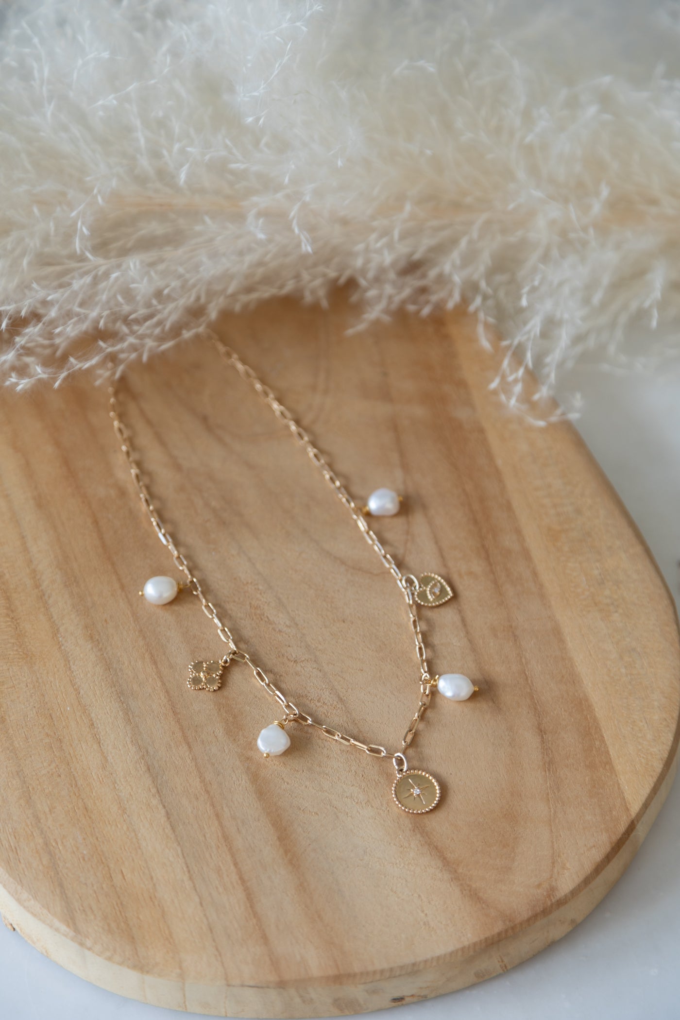 Collier Camila plaqué or 14 , 3 microns et perles d'eau douce