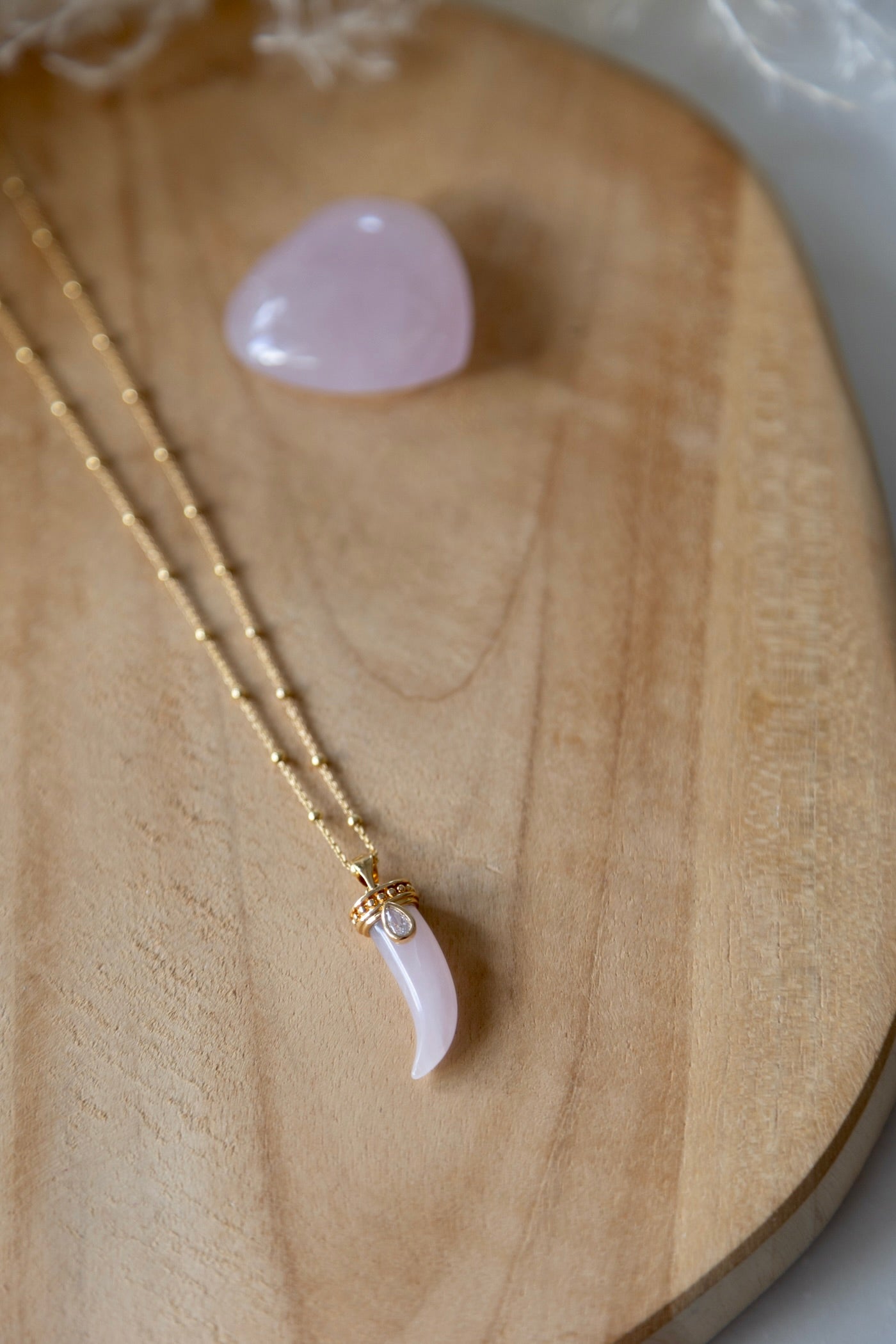 Collier Alma , pierre quartz rose
Chaîne 14K,3 microns