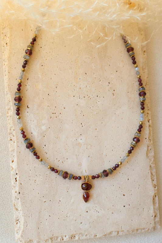 Colliers Sia Néo, pierres labradorite et grenat