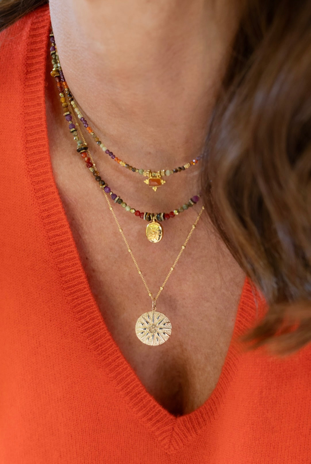 Collier en pierres naturelles de Rubis, cornaline, oeil du tigre et péridot