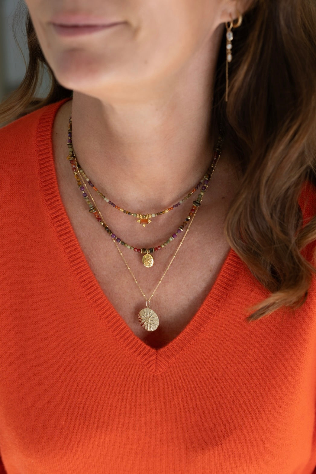 Collier en pierres naturelles de Rubis, cornaline, oeil du tigre et péridot