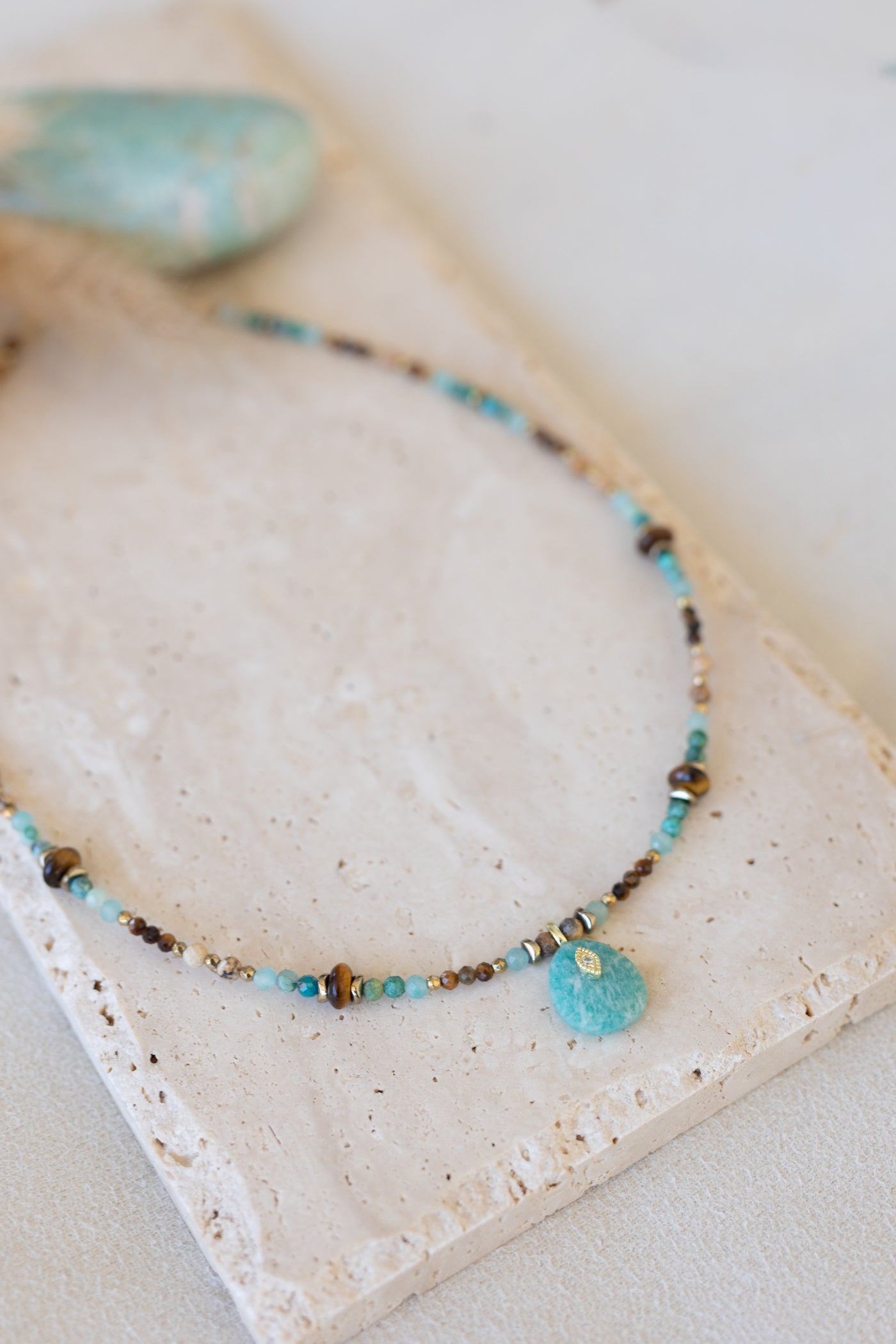 Collier Tiaré pierres fines oeil du tigre Amazonite 