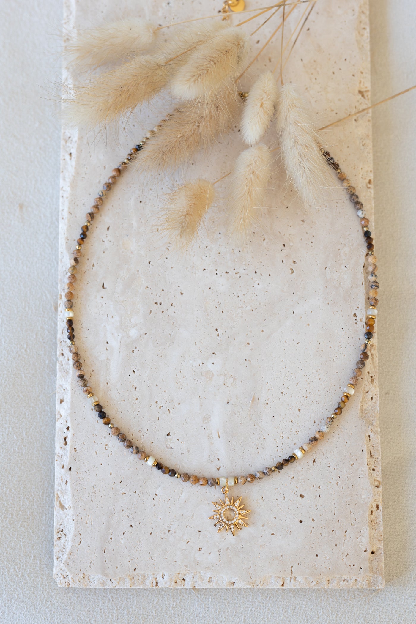 Collier Sahara en pierres naturelles nacre , jaspe, oeil du tigre