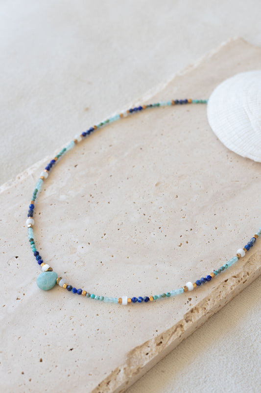 Colliers en pierres fines de Lapis-lazuli, chrysocolle et amaonite