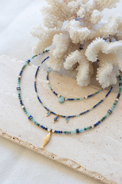 Colliers en pierres fines de Lapis-lazuli, chrysocolle et amaonite