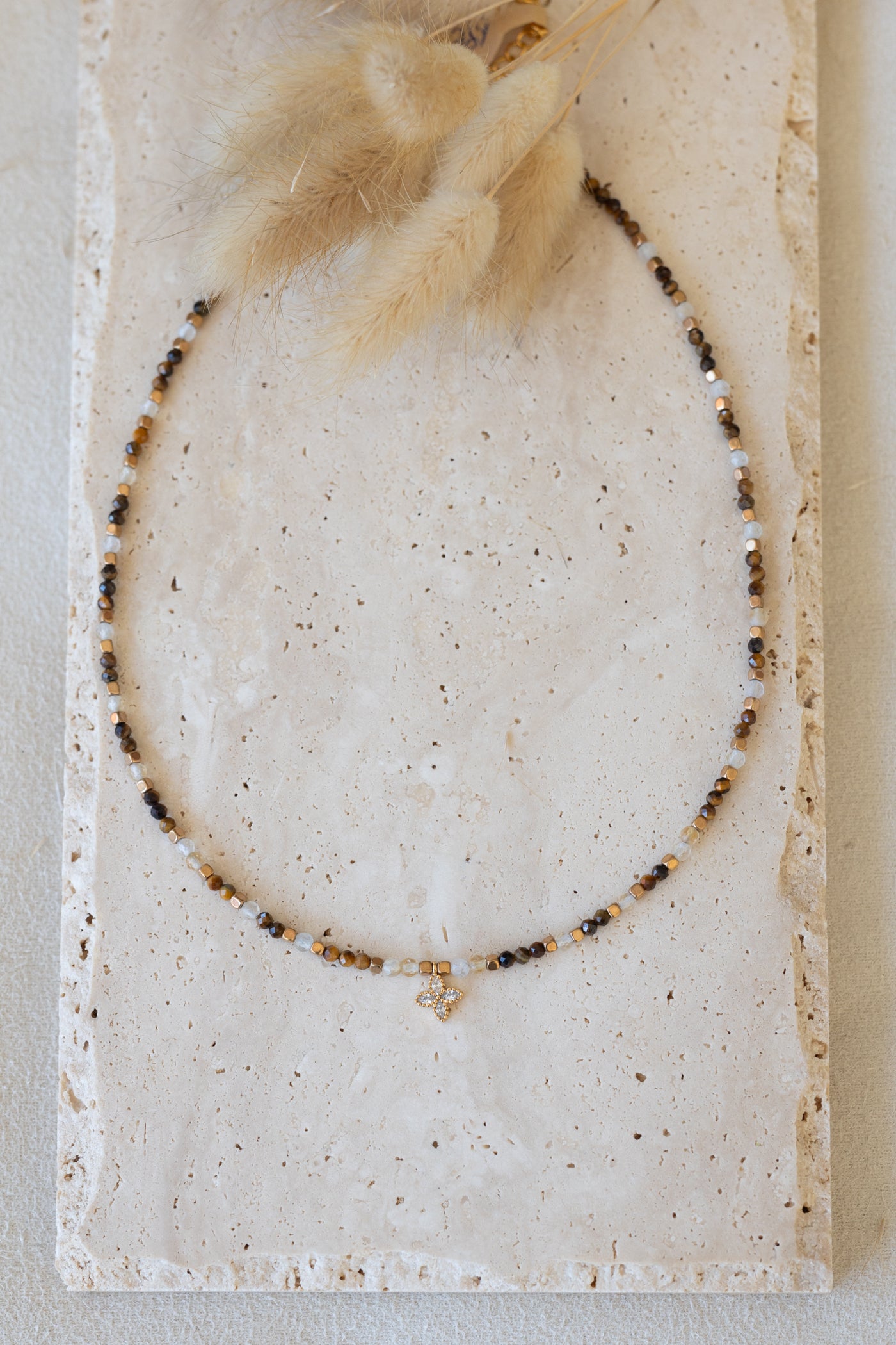 Collier Oriane en pierres de citrine, jaspe et oeil du tigre 