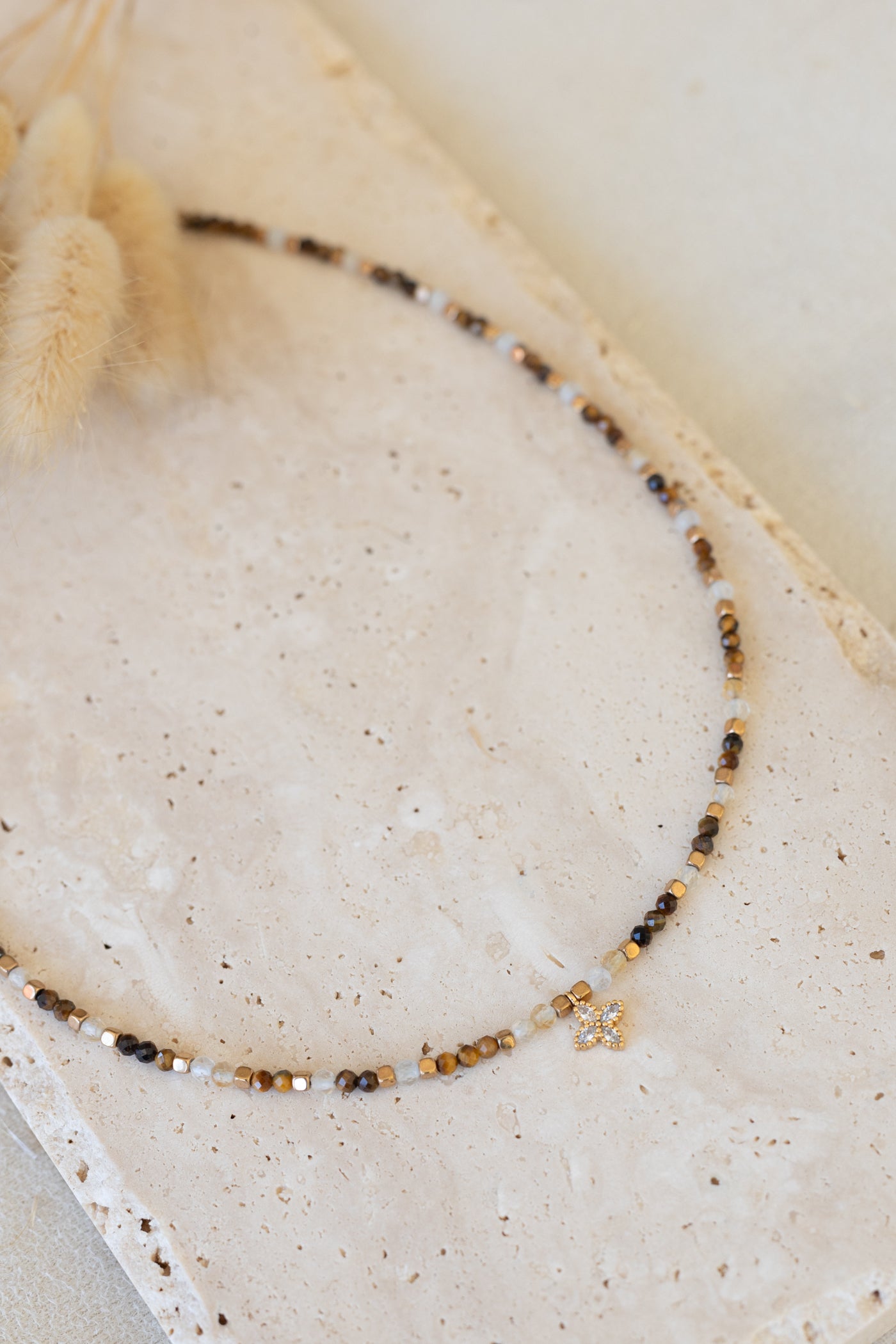 Collier Oriane en pierres de citrine, jaspe et oeil du tigre 