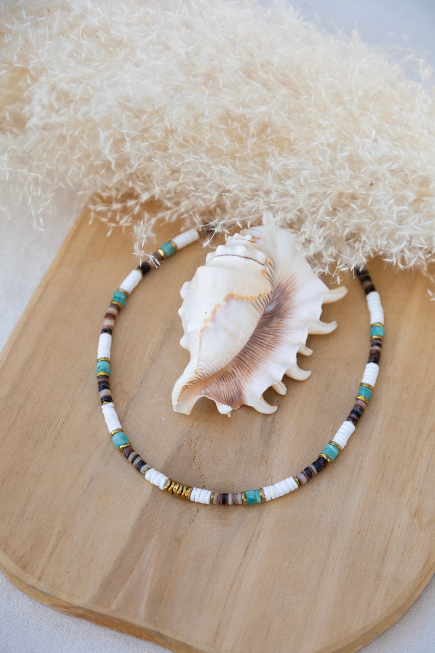 Collier Surfeur Summer en pierre d'Amazonite, hématite, nacre et coquillage