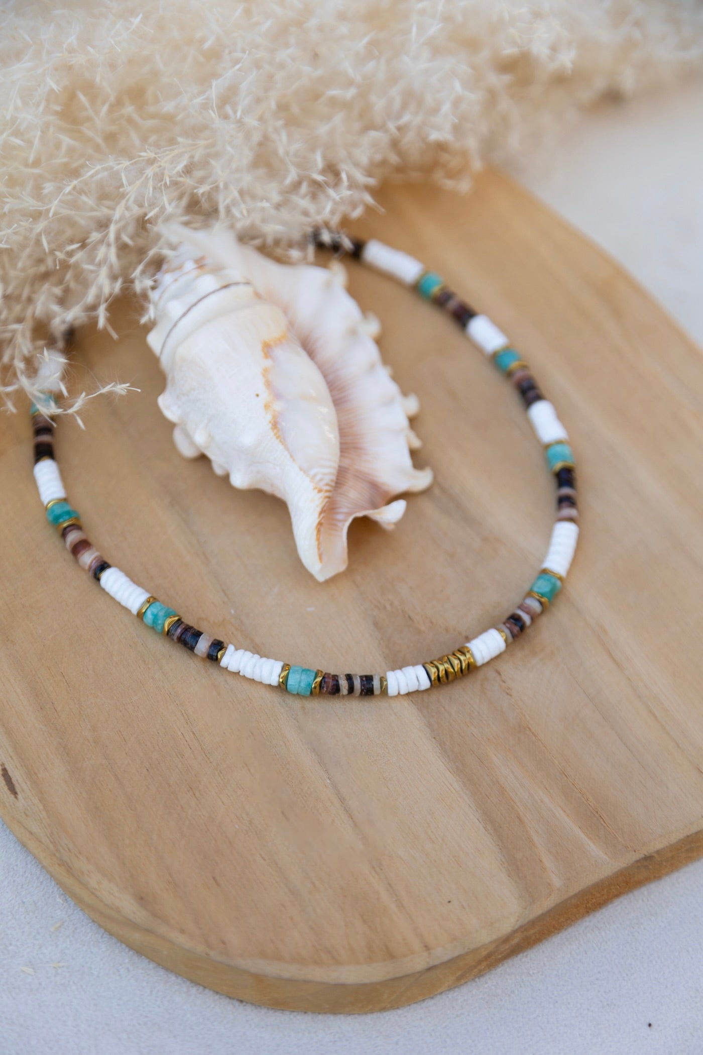 Collier Surfeur Summer en pierre d'Amazonite, hématite, nacre et coquillage