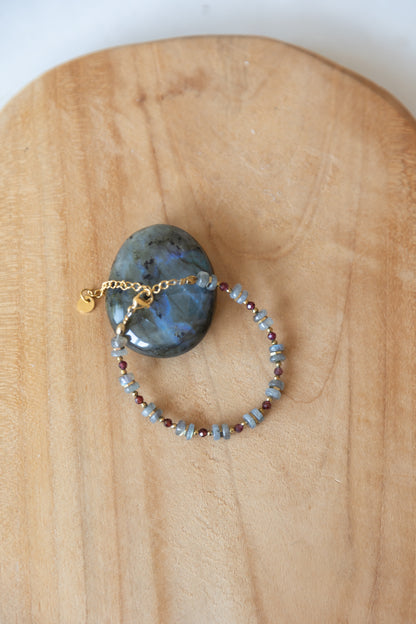 Bracelet Auxane pierre de Labradorite et Grenat