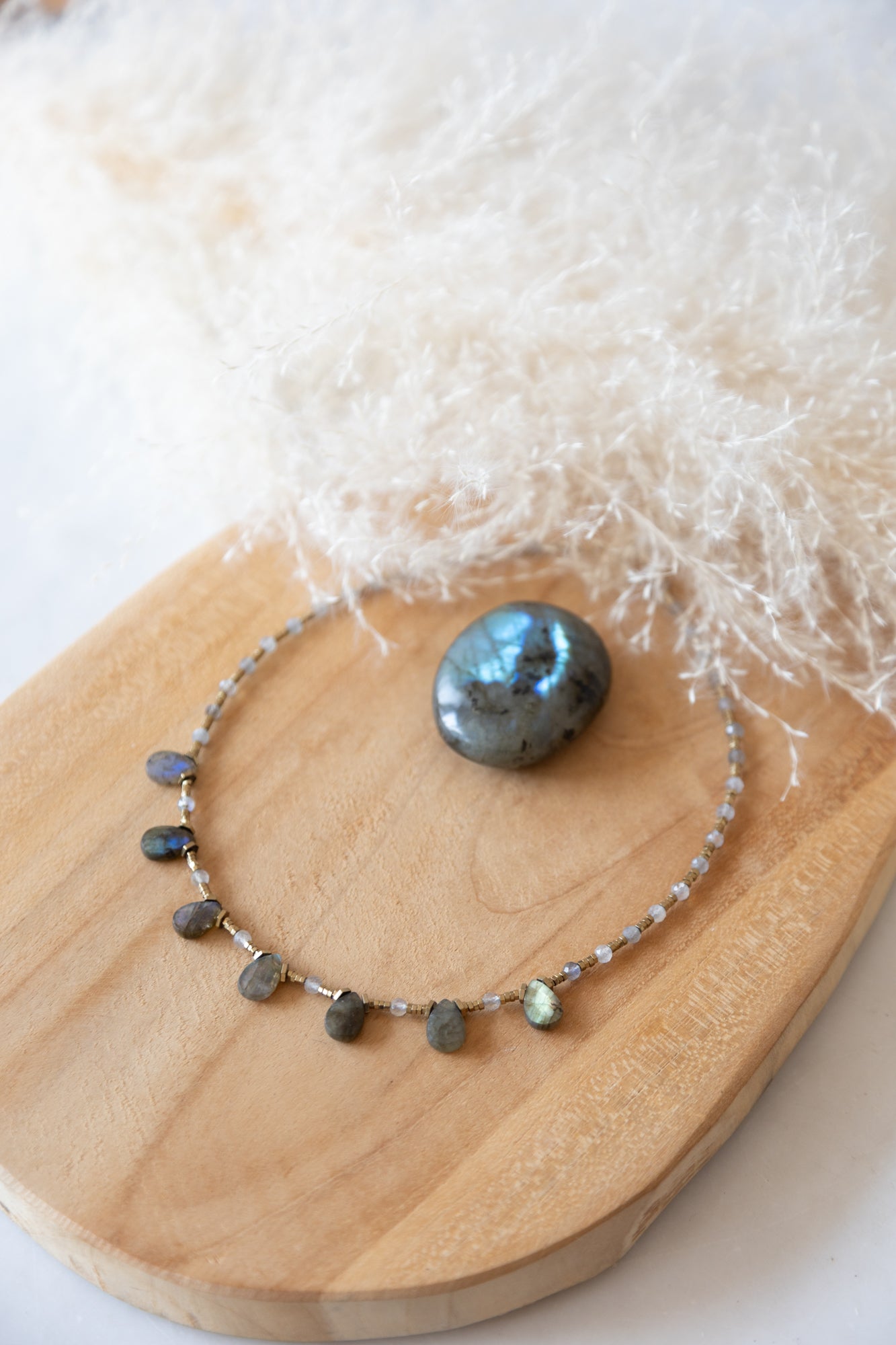 Collier Sophia en pierres semi-précieuses de Labradorite et hématite