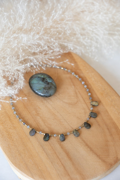 Collier Sophia en pierres semi-précieuses de Labradorite et hématite