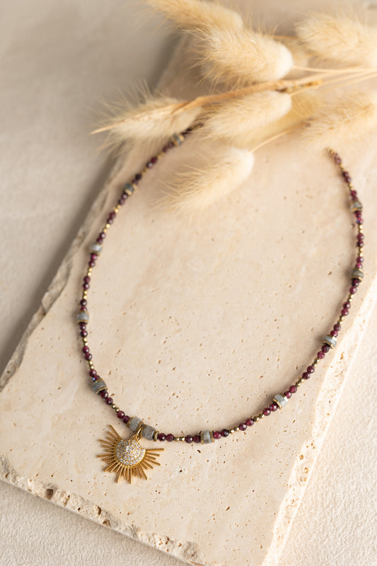 Collier Zora En pierres de Labradorite et grenat rouge