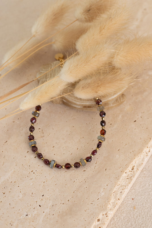 Bracelet Gabie en grenat rouge et labradorite grise