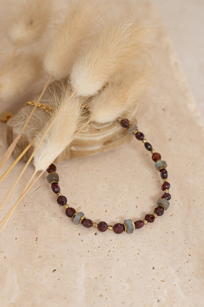 Bracelet Gabie en grenat rouge et labradorite grise