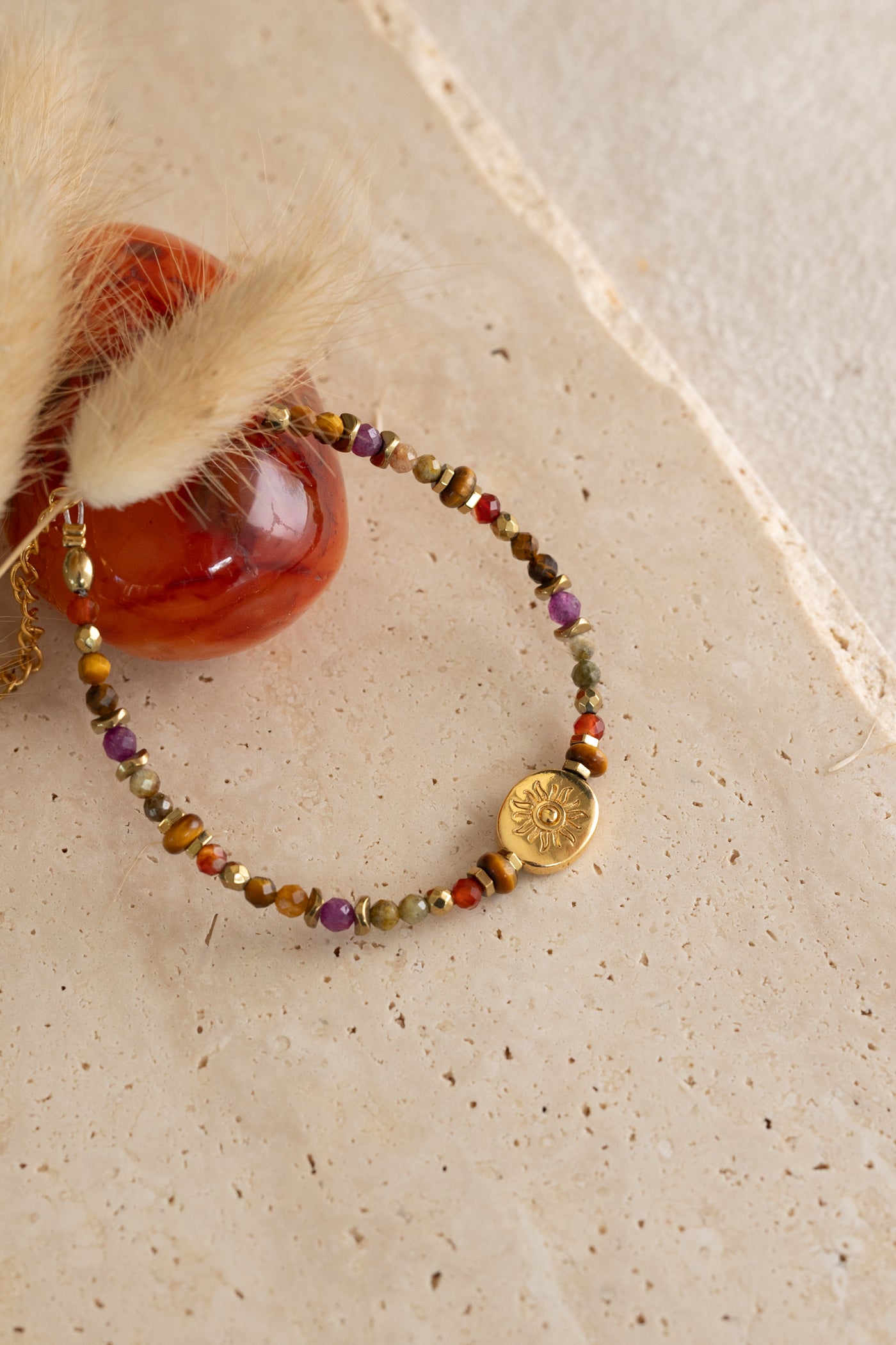 Bracelet en pierre de rubis cornaline, oeil du tigre et péridot