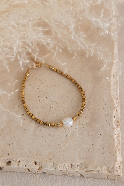 Bracelet Olivia perle d'eau douce et hématite dorée