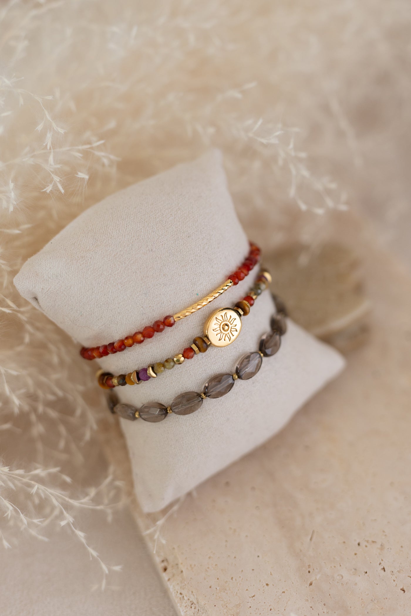 Bracelet en pierre de rubis cornaline, oeil du tigre et péridot