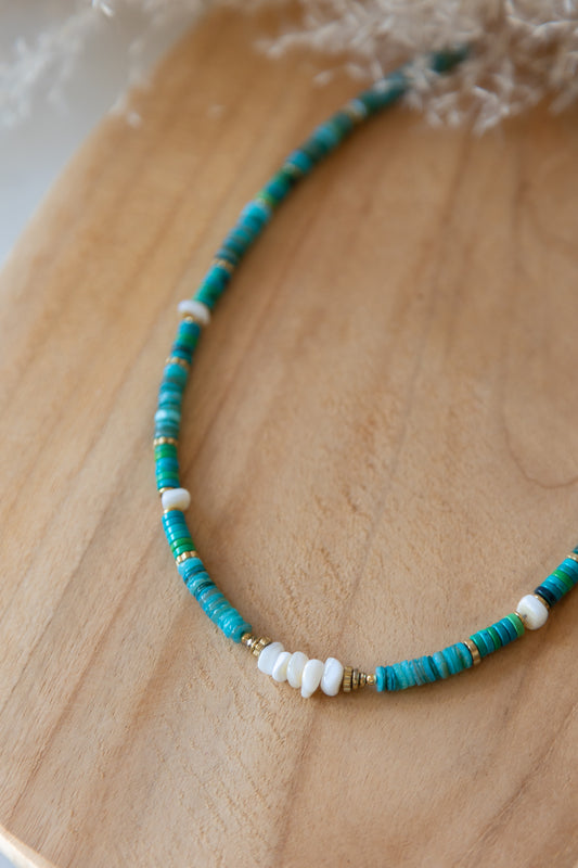 Collier surfeurs turquoise et coquillage