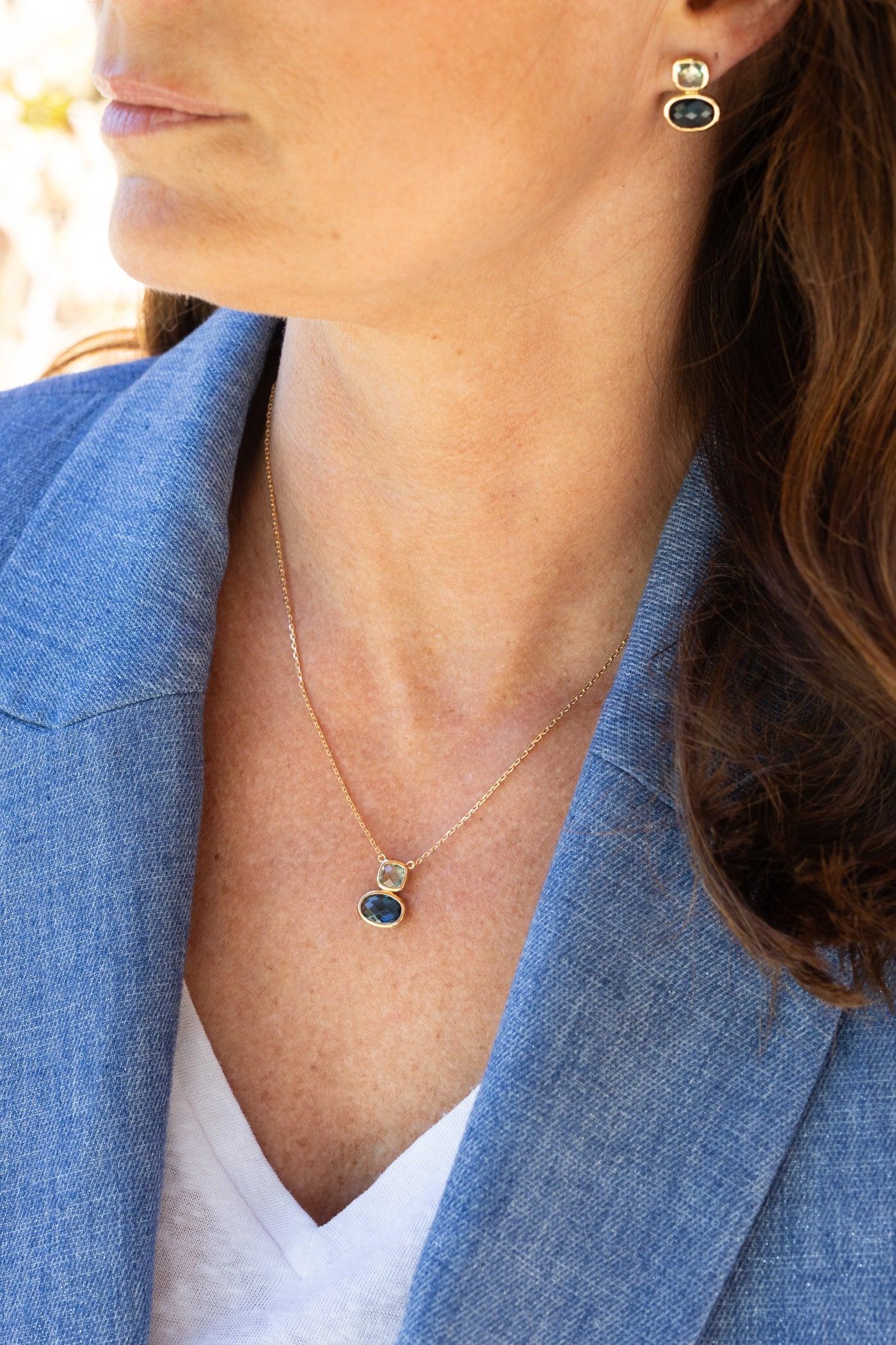 Collier Azur doré pierre de calcédoine bleu
