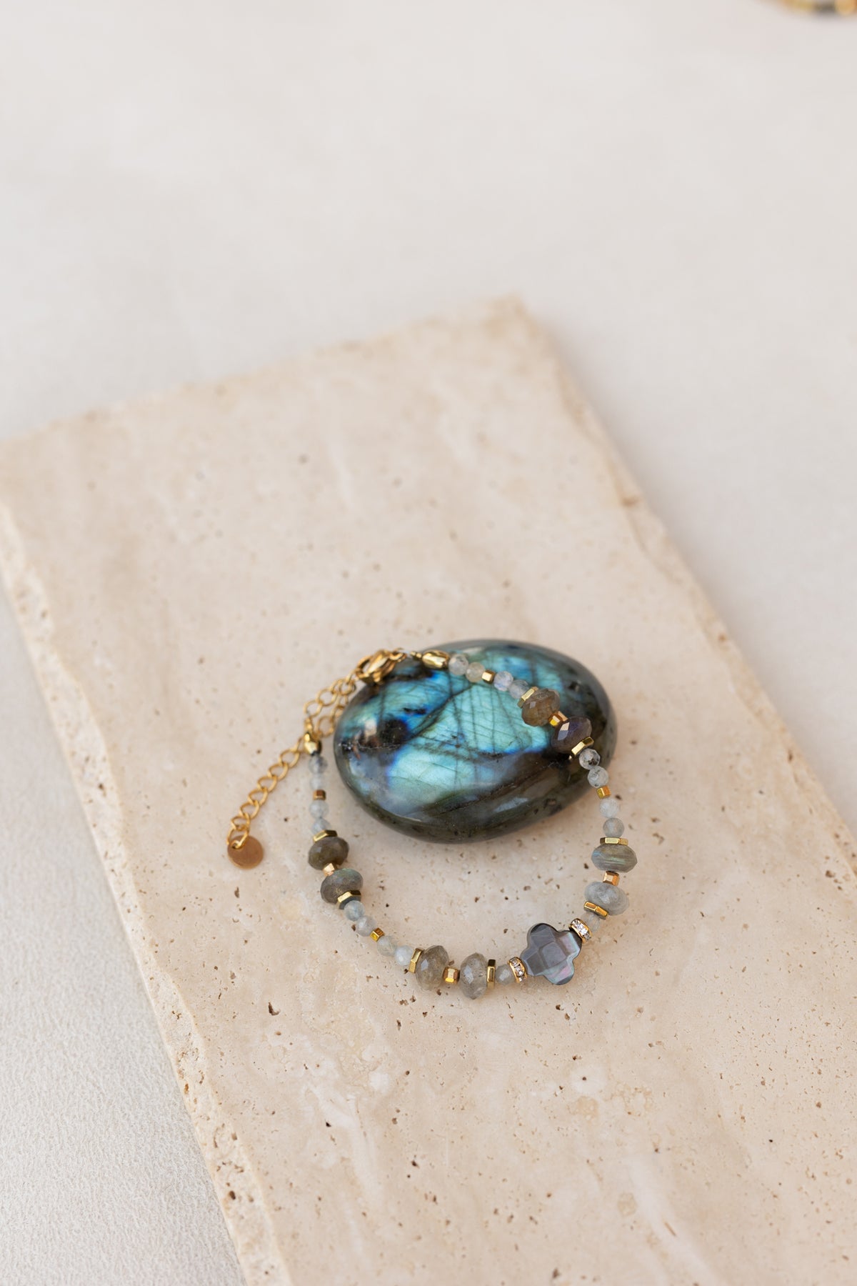 Bracelet Costanza labradorite nacre grise