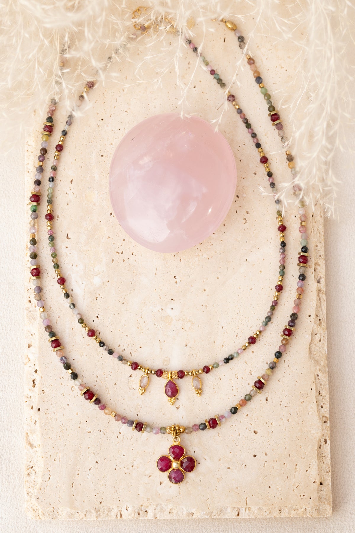 Colliers Tess et Flore en pierres de tourmaline multicolore