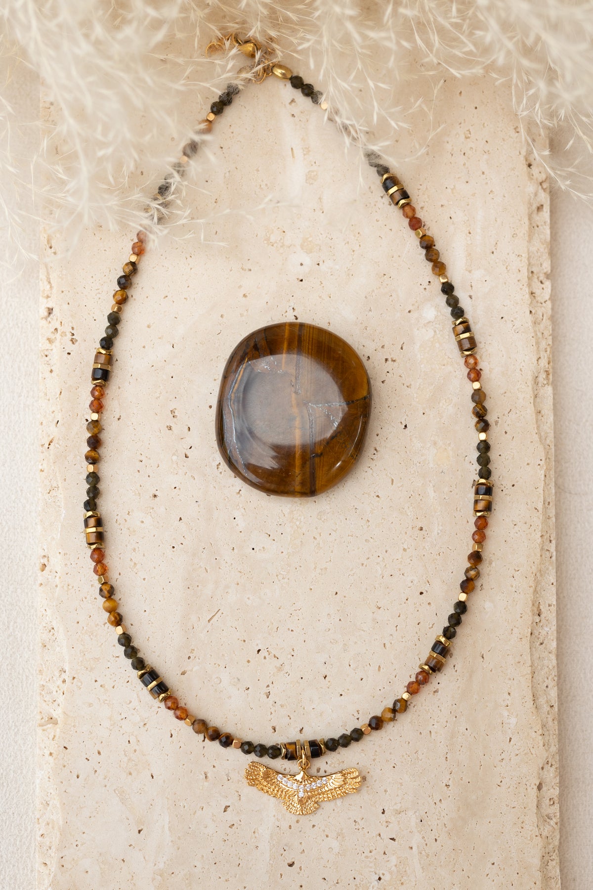 Collier Aguila marron pierres naturelles