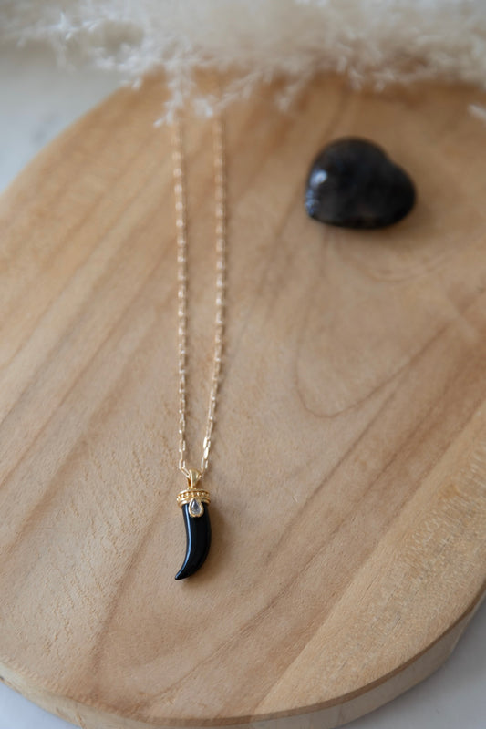 Collier Alma, pierre d'onyx noir, chaîne 14K,3 microns