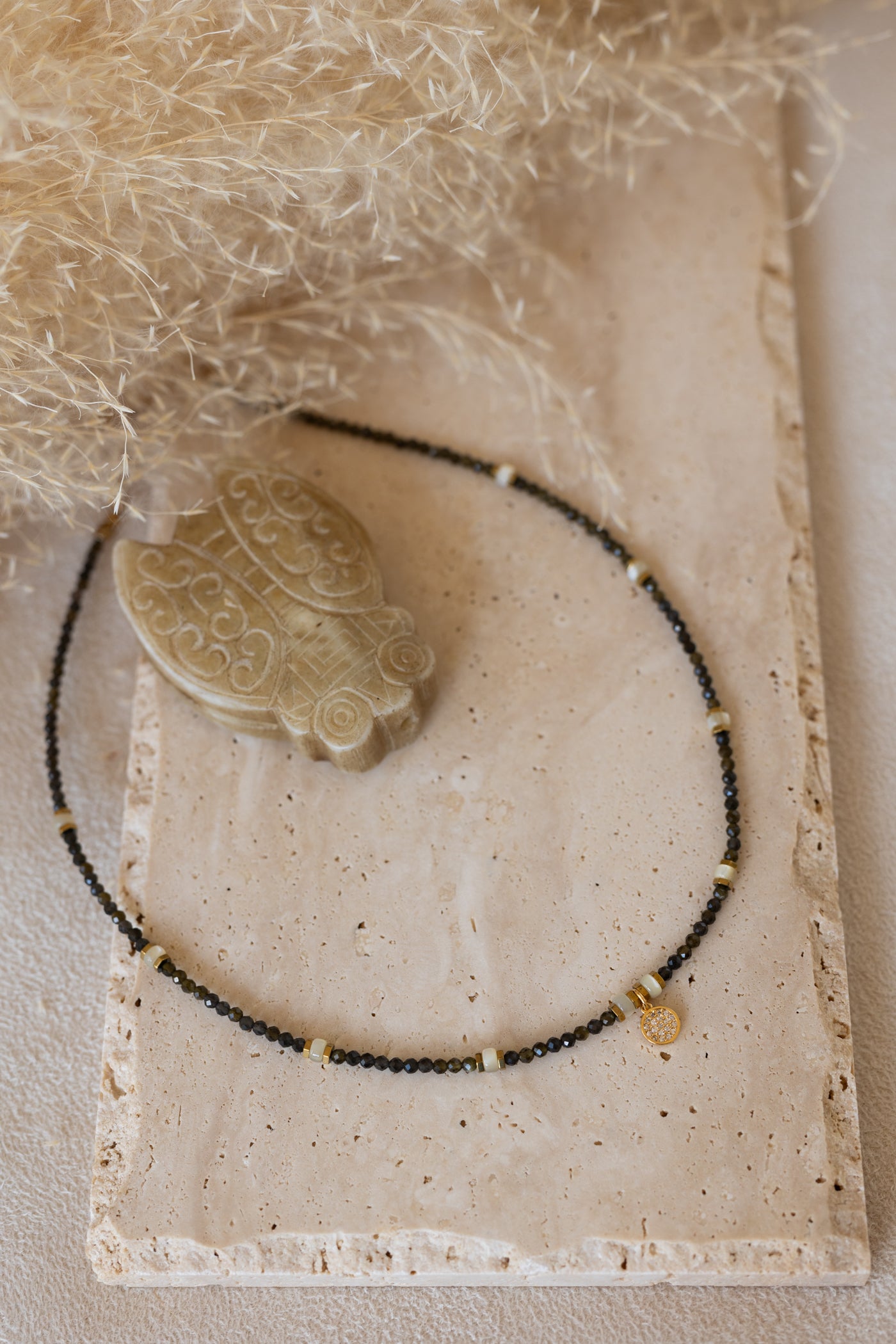 Collier Maya  et Aguila en pierre d'obsidienne