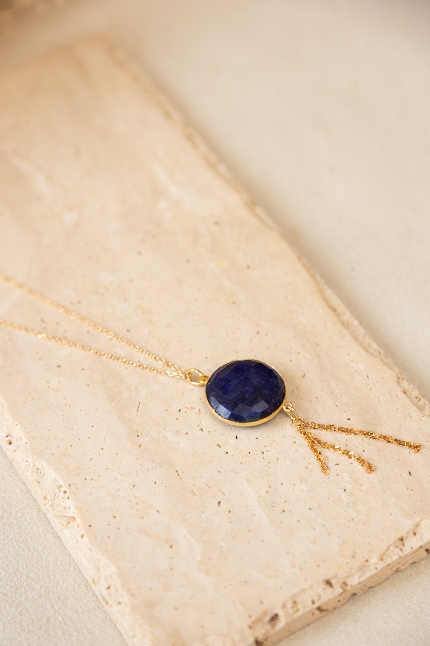 Collier Sélène pierre bleu de Lapis-lazuli