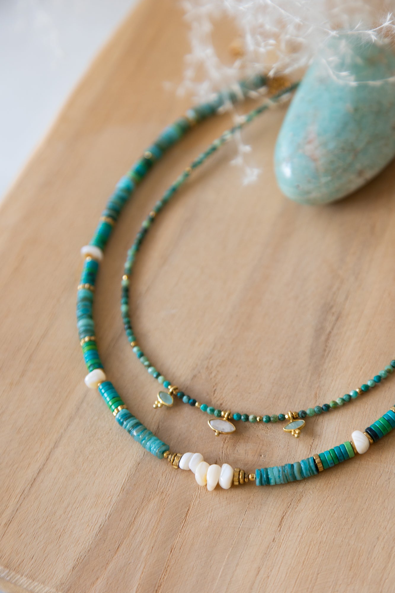 Collier surfeurs turquoise et coquillage