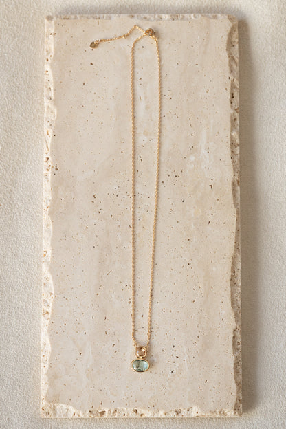 Collier Gaïa ddoré et pierre de citrine et calcédoine beu