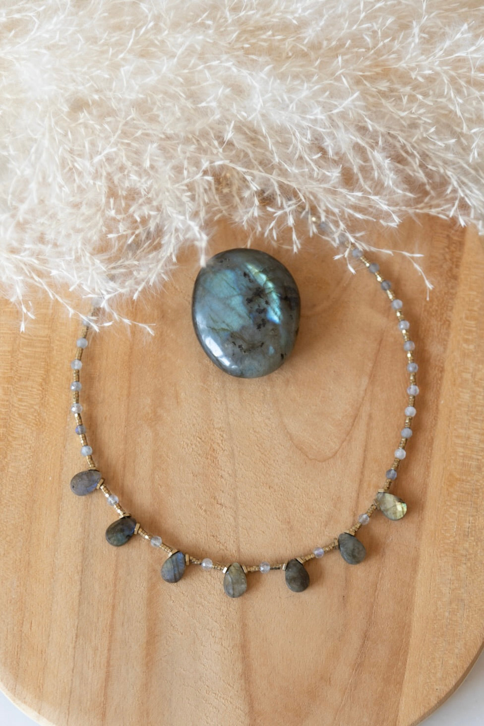 Collier Sophia en pierres semi-précieuses de Labradorite et hématite