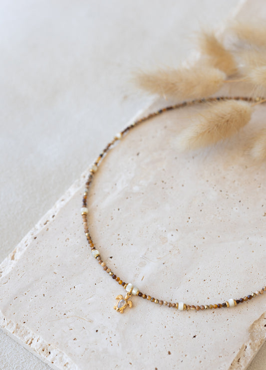 Collier Tortue en pierre de jaspe, nacre et oeil du tigre