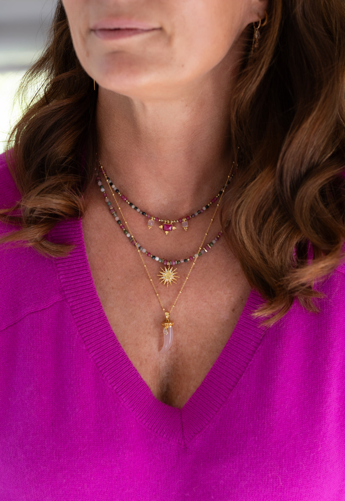 Colliers  Eden et Sloane en pierre de tormaline multicolore et quartz rose rubis