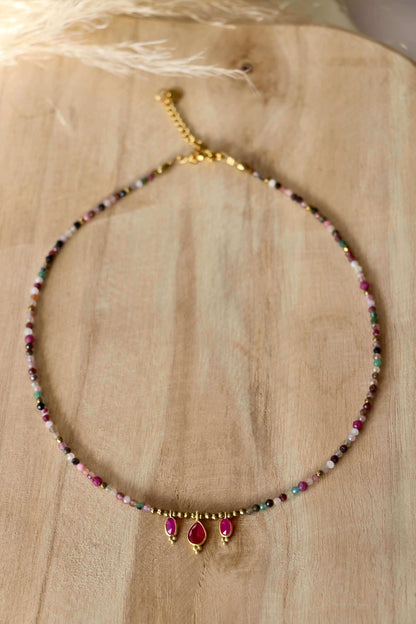 Collier Elsa en pierres de tourmaline colorée et calcédoine rose